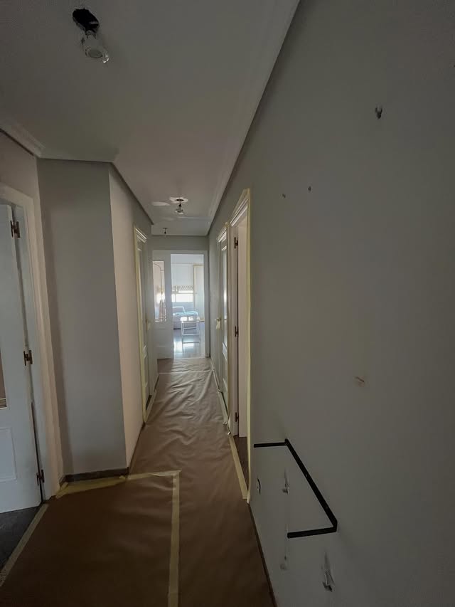 Vivienda reformada y pintada por Pinturas Nepau